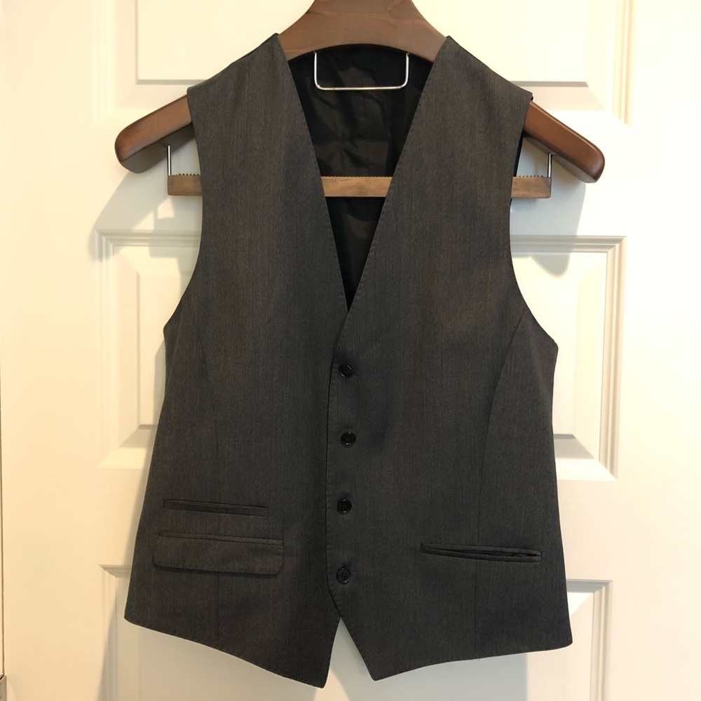 Hugo Boss 3-Piece Suit - Picture 5 of 8